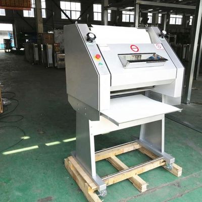 電動パンパン屋ラインマシン 精度でフランスのバゲットを形づくる