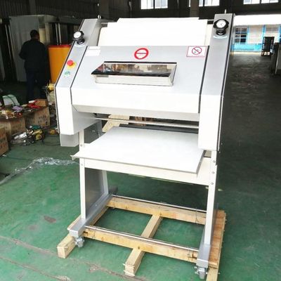 電動パンパン屋ラインマシン 精度でフランスのバゲットを形づくる