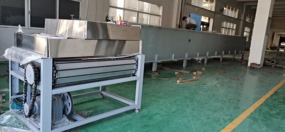 工業パン屋でピタパンをトーストするための使いやすいトンネルオーブン