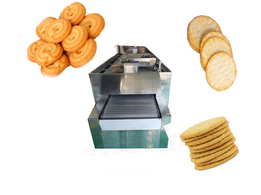 食品飲料店でクッキーやオムレットを焼く中規模のトンネルオーブン