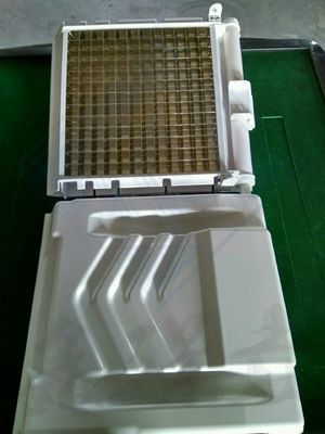 カウンターアイスキューブマシン蒸発器 水晶透明の氷のキューブのためのシルバーアイスメーカー