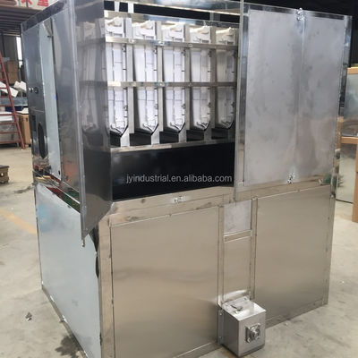 工業用2トンのキューブアイスメーカーの容量は160KG/DAYであり,R134a/R404A冷却剤で作られています