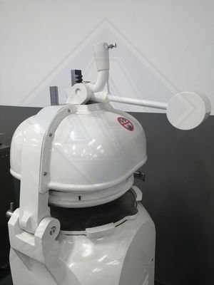 0.75kW 電気エネルギー パンパン生産ラインのためのパンの分割丸める機械