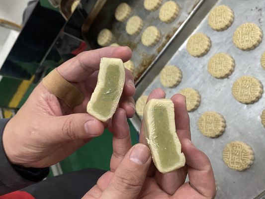 20~135pcs/min 作業容量 多機能クッキー製造用のインクロスティングマシン