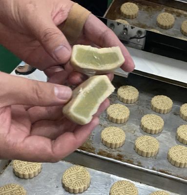 2023 食品飲料店 ジャムで満たされたクッキー チョコパイの共同挤出のためのインクロスティングマシン