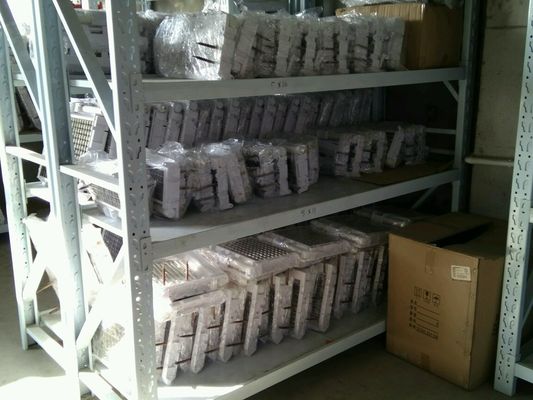 工業用氷のキューブメーカーは 90kg/日 容量とエマーソン・コンプレッサーが良い