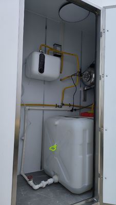 商用および移動的な便利のために鋼のポータブル2スタンド公共トイレトレーラー