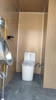 商用および移動的な便利のために鋼のポータブル2スタンド公共トイレトレーラー