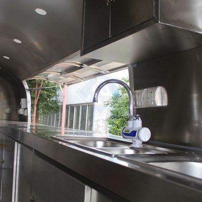 完全に装備された小型電気食品トラック トレーラー スナック用 梱包 カスタマイズされた電圧